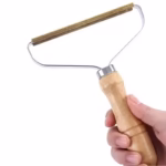 پرزگیر مو سگ و گربه فلزی با دسته چوبی-1